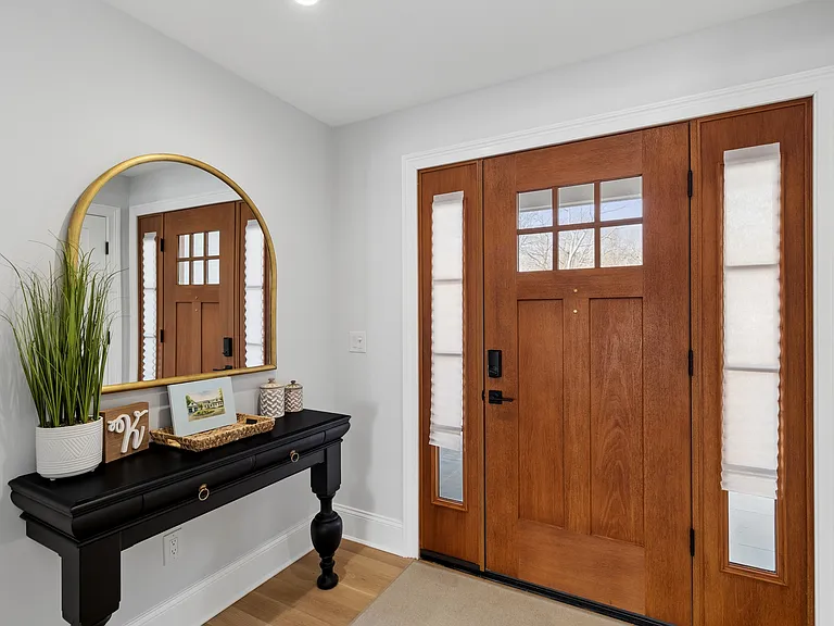 47 Old Riverhead Rd — Photo 4