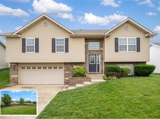 908 Pacific Crossing Dr, O'Fallon, IL 62269