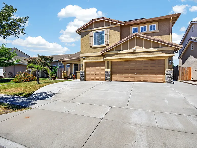 1490 Peppertree Rd — Photo 4