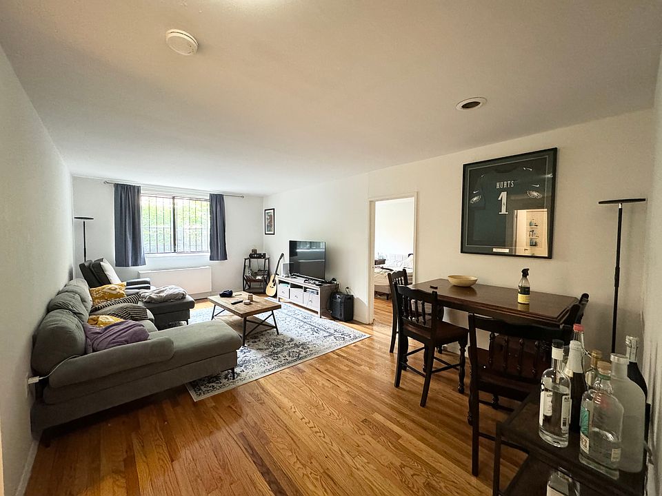 1st image of 433 W 43rd St APT 1D