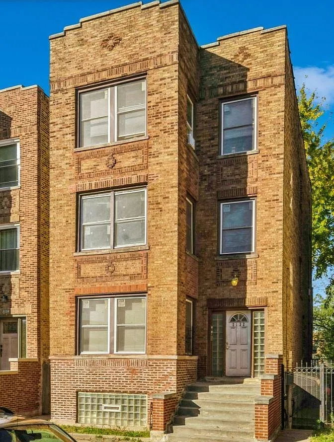 2 bed, 950 sqft, $1,275 — Photo 1