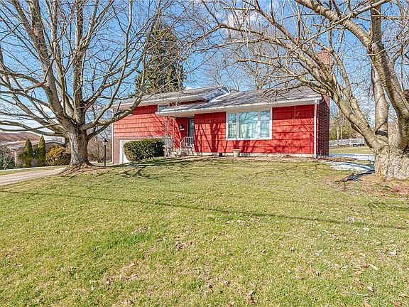 2nd image of 32 Windihill Dr