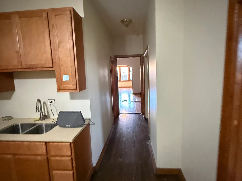 2825 N Milwaukee Ave #1