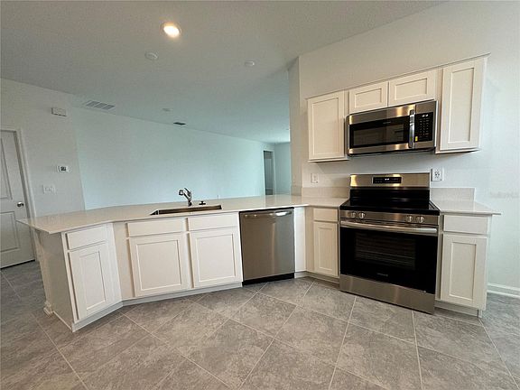 4th image of 5648 Wood Bridge Pl