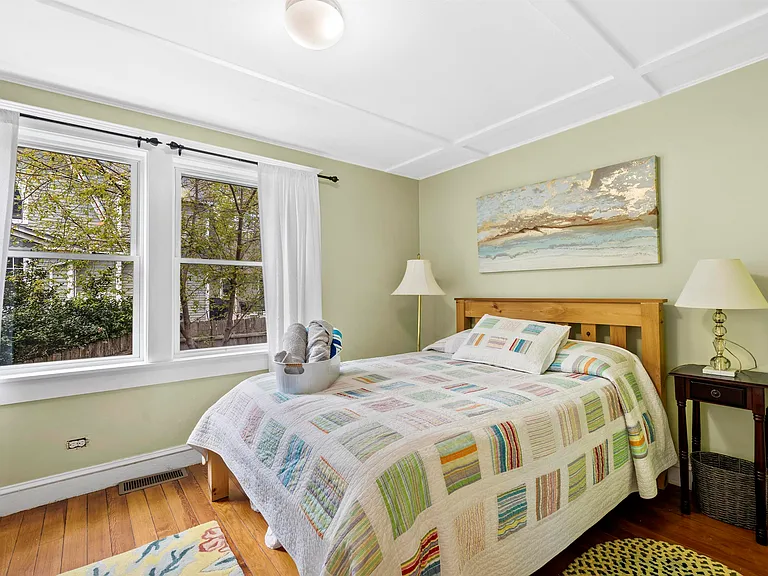 17 Elizabeth St — Photo 35