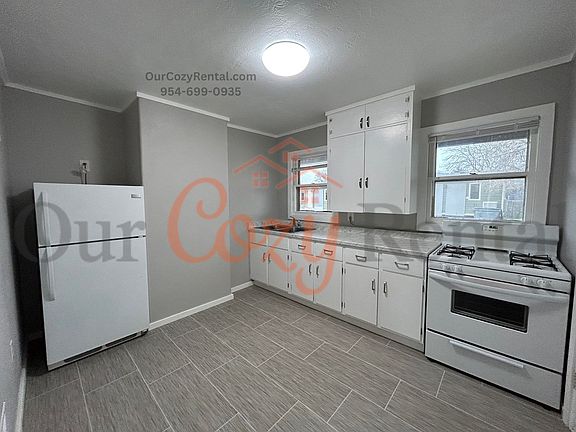 2nd image of 1591 Zener St #C1