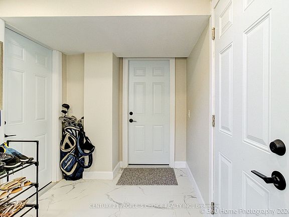 5th image of 37 Bentworth Ave