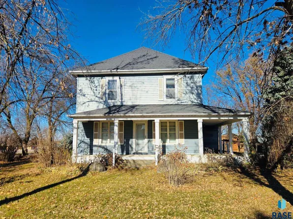 309 W 4th Ave, Humboldt, SD 57035