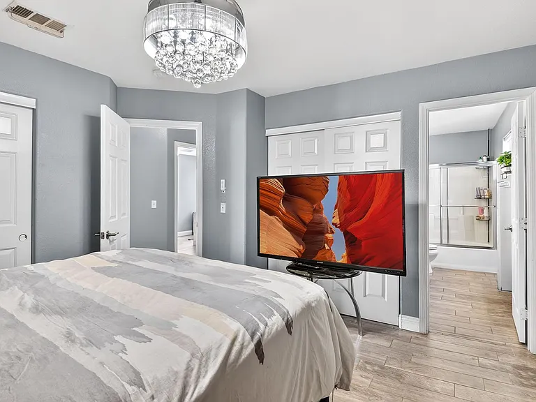 7520 Bowles Dr — Photo 9