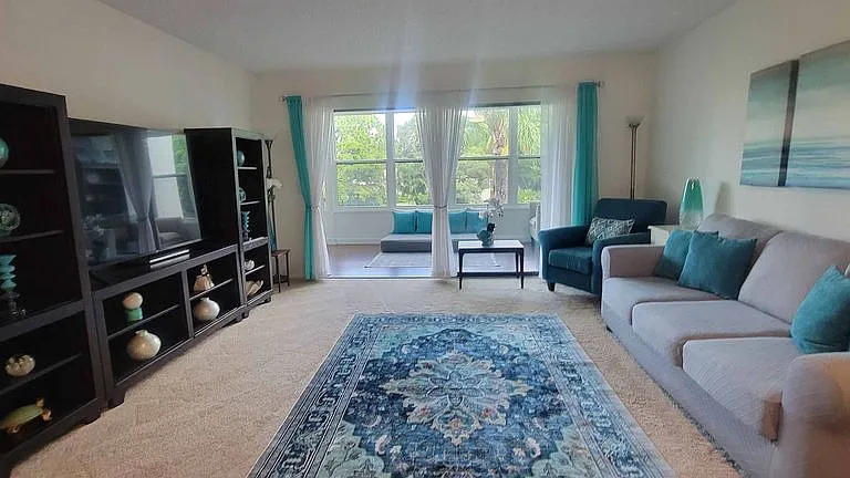 531 Spring Lakes Blvd — Photo 2