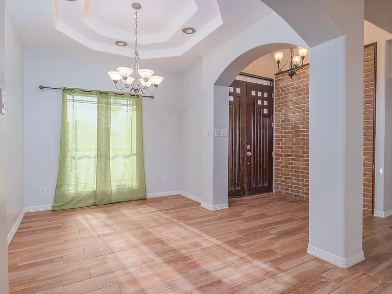 3818 Oregon Dr — Photo 4
