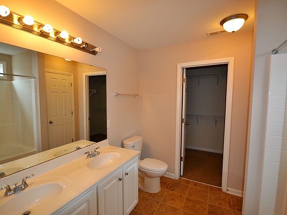 5th image of 1306 Silver Dr