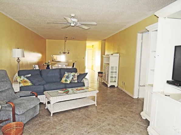 519 Crooked Lake Lane #B, Fort Pierce, FL 34950