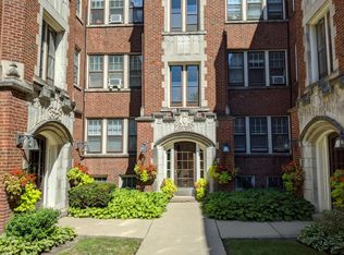 731 Hinman Ave APT 3E, Evanston, IL 60202