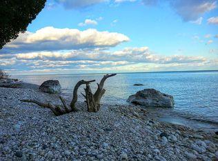 N5356 Lakeshore Dr, Kewaunee, WI 54216