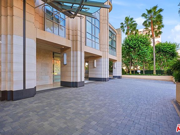 2nd image of 10800 Wilshire Blvd APT 403