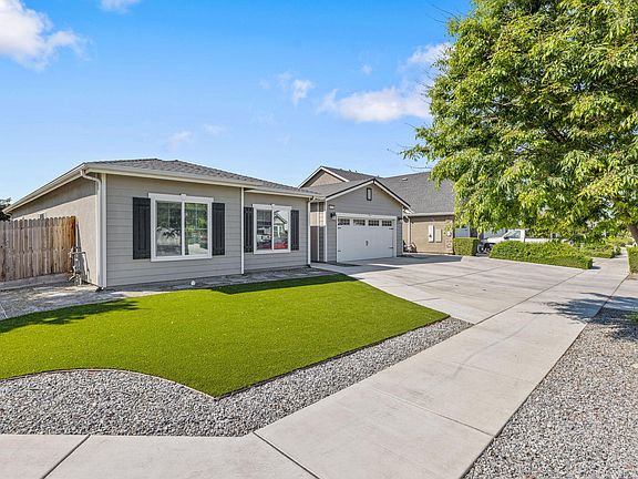 3rd image of 3723 W Vine Avenue