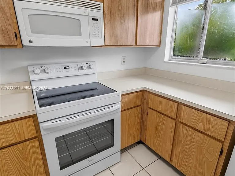 8750 N Sherman Cir #305 — Photo 41