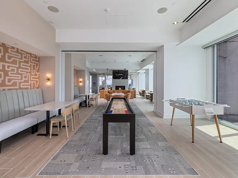 Skyhouse Raleigh — Photo 28
