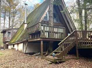 1439 Pocono Dr, Gouldsboro, PA