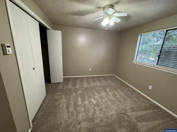 salem-oregon-2092266167 picture