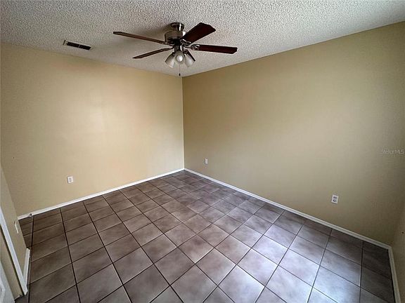 5th image of 1629 Brook Hollow Dr