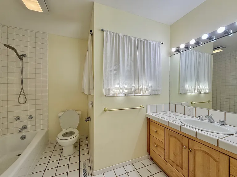 617 Wellsbury Way — Photo 7