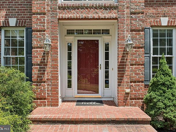 5th image of 19109 Timothys Manor Ct