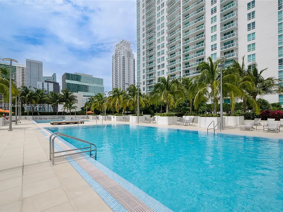951 Brickell Ave #192
