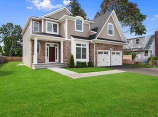 2732 Maple Ave, Bellmore, NY 11710