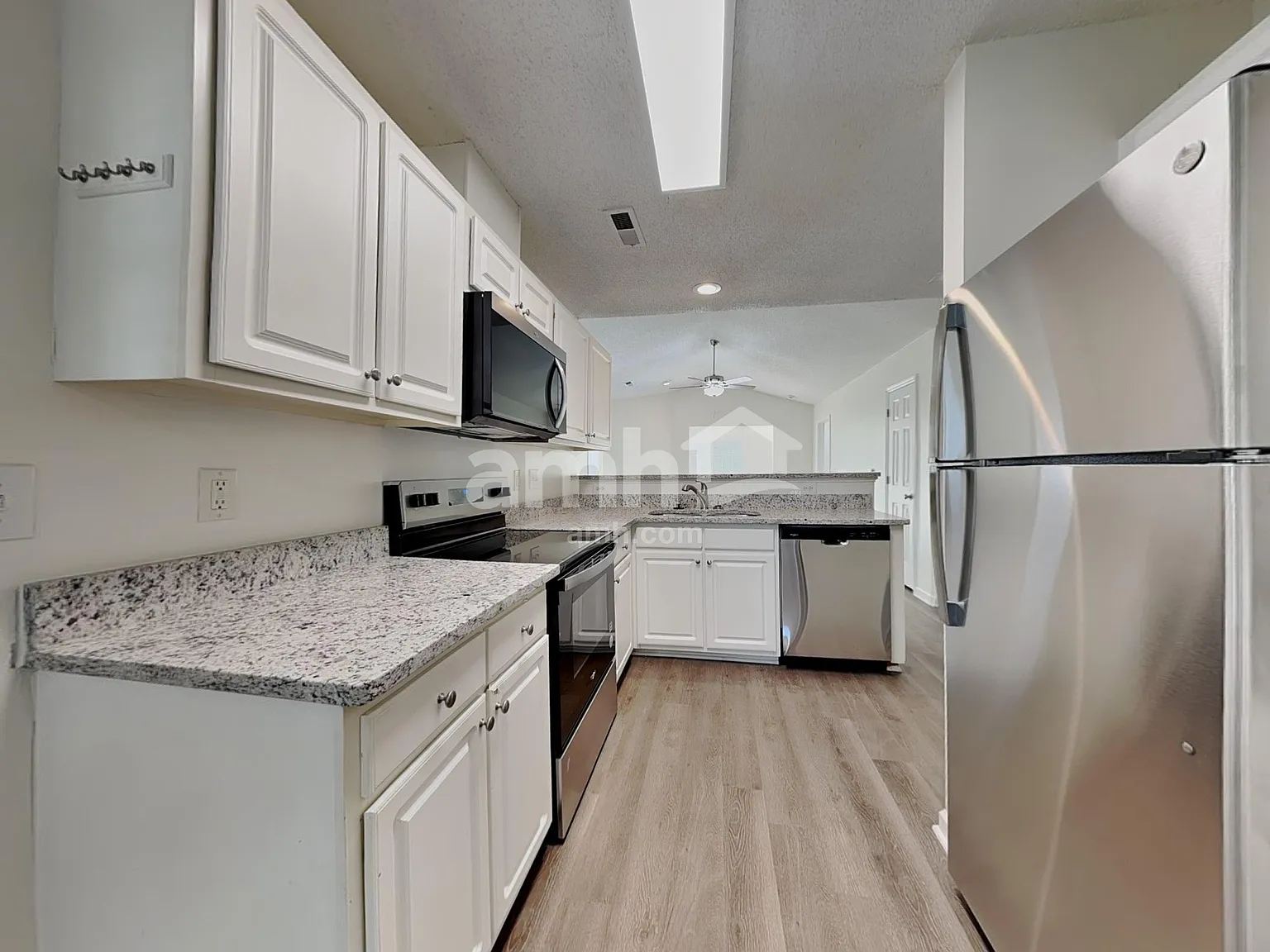 2 bed, 2.0 bath, 1250 sqft, $1,645 — Photo 3