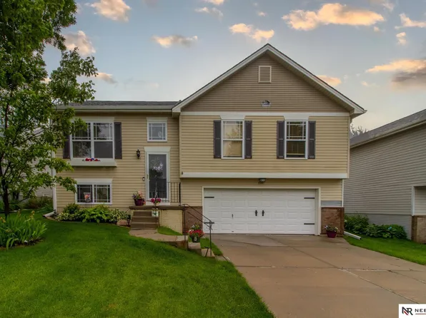 15417 Willit St, Bennington, NE 68007