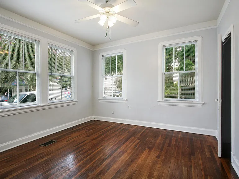 2102 S Carrollton Ave — Photo 6