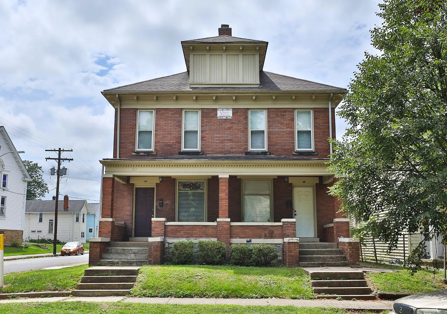 3 Bedroom , 2 Bath Newly Renovated Townhouse - Right off of High St - FREE Washer / Dryer and Off... — Photo 4