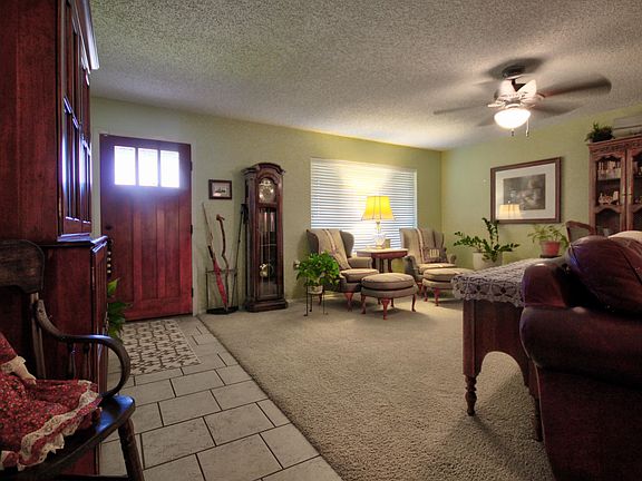 4th image of 204 Sunset Drive
