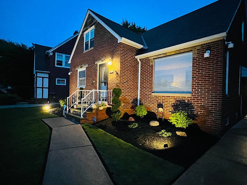 2nd image of 27320 Parkwood Dr