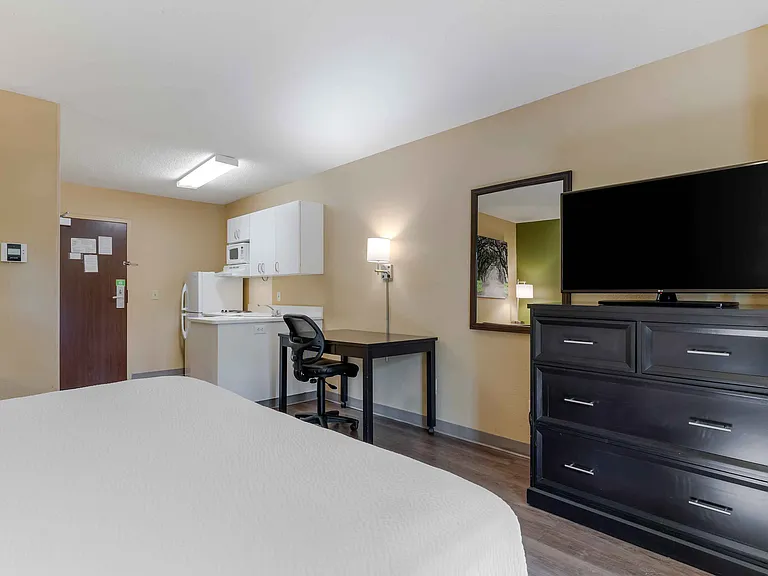 Studio Suite - 1 Queen Bed