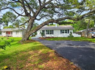 475 Riverside Dr, Ormond Beach, FL 32176