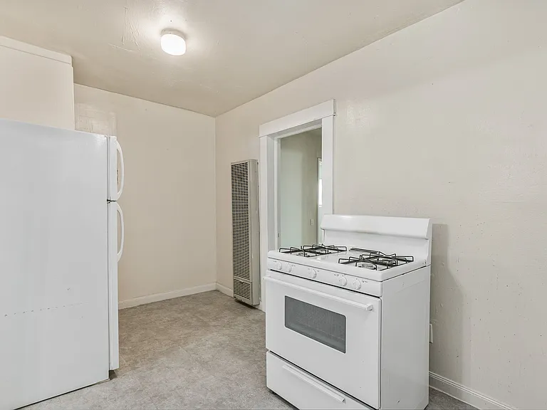 509 4th Ave #B — Photo 7