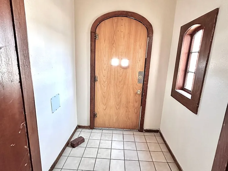 515 W Main St — Photo 20