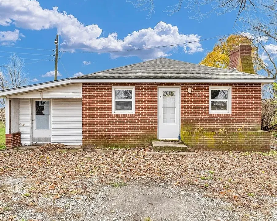 1957 County Road 3000 N #B