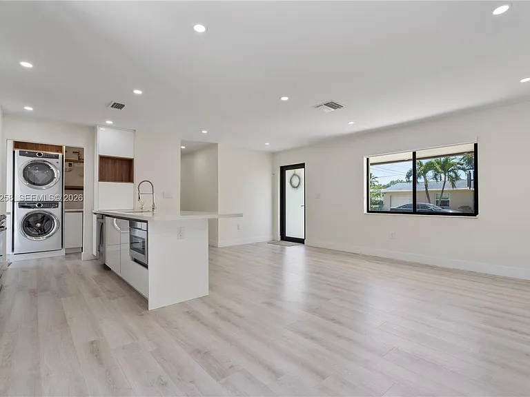 256 Grant Dr — Photo 17