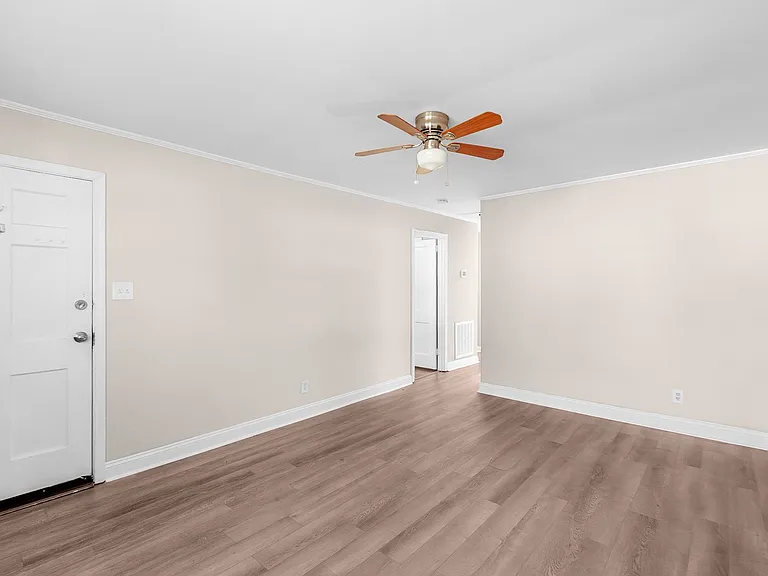 1318 Richmond Pl — Photo 8