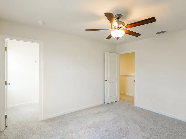 195 Snowdrop Ave — Photo 13