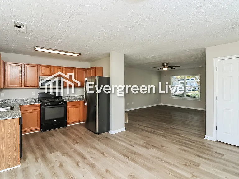 9484 Lakeview Rd — Photo 9