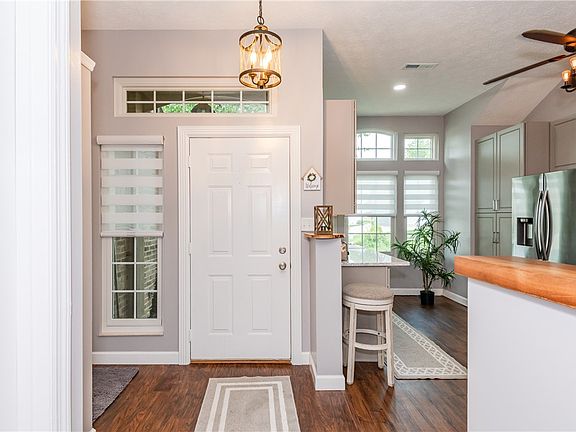 5th image of 563 Breckenridge Way