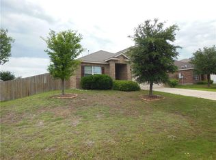 110 Dodge City Ct, Newark, TX 76071