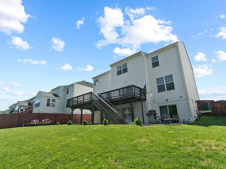 80 Sanctuary Ln — Photo 24