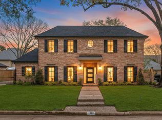 1118 Crossroads Dr, Houston, TX 77079