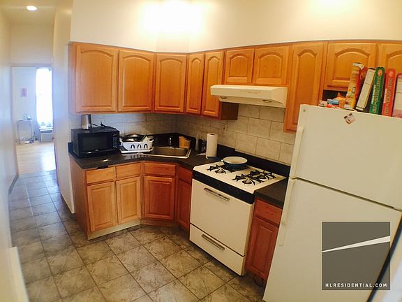 5th image of 2380 38th St #3R
